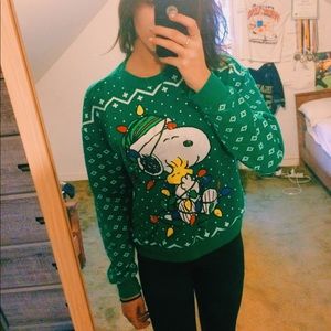 Forever 21 Sweaters - 🥜💚Peanuts -Non Ugly- Christmas sweater Forever 21 Sweaters - 🥜💚Peanuts -Non Ugly- Christmas sweater